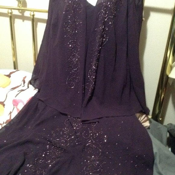 Formal dress - Picture 6 of 8